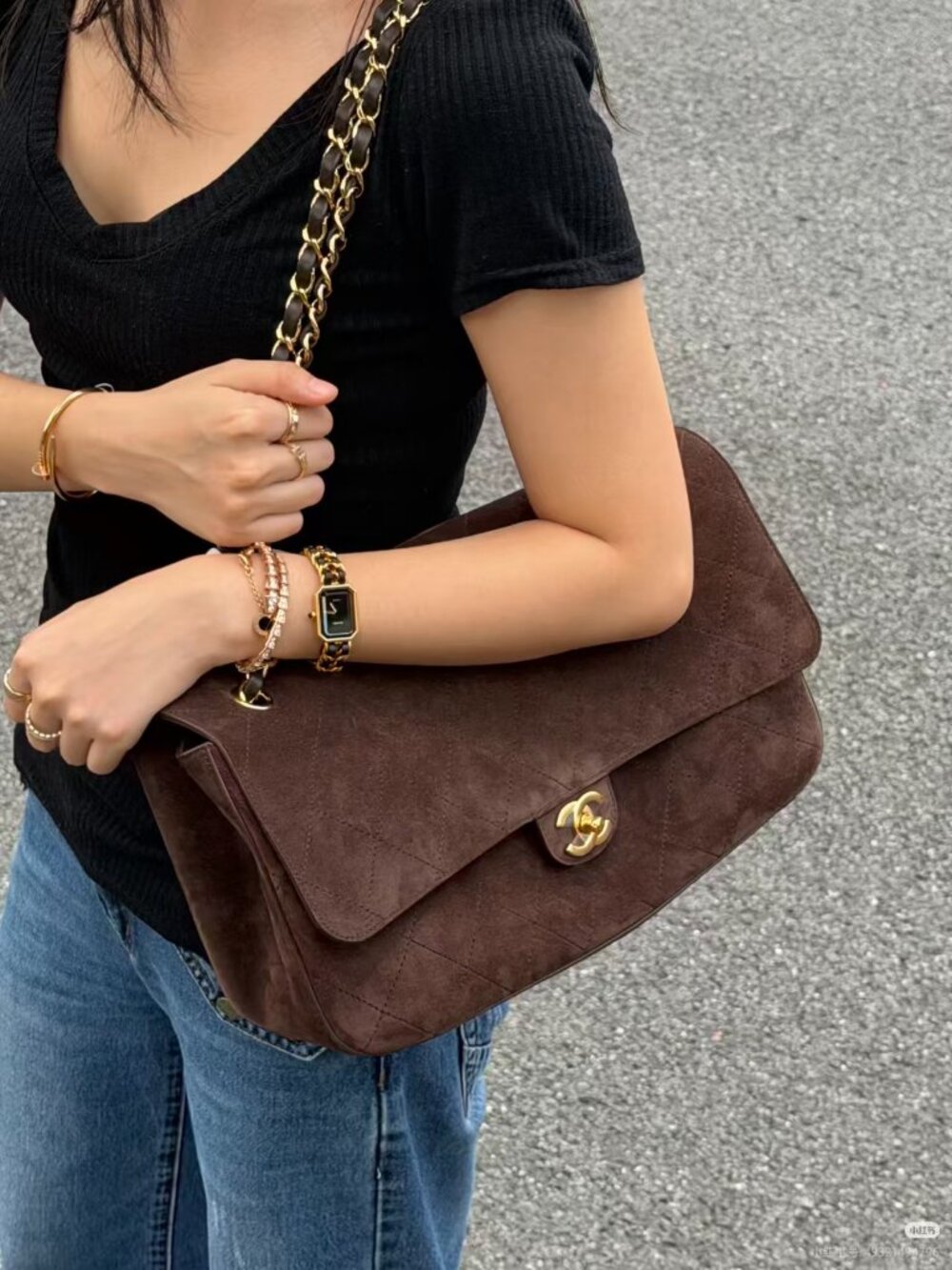 Classic CHANEL   bag: A Stylish and Versatile Choice for Elegance